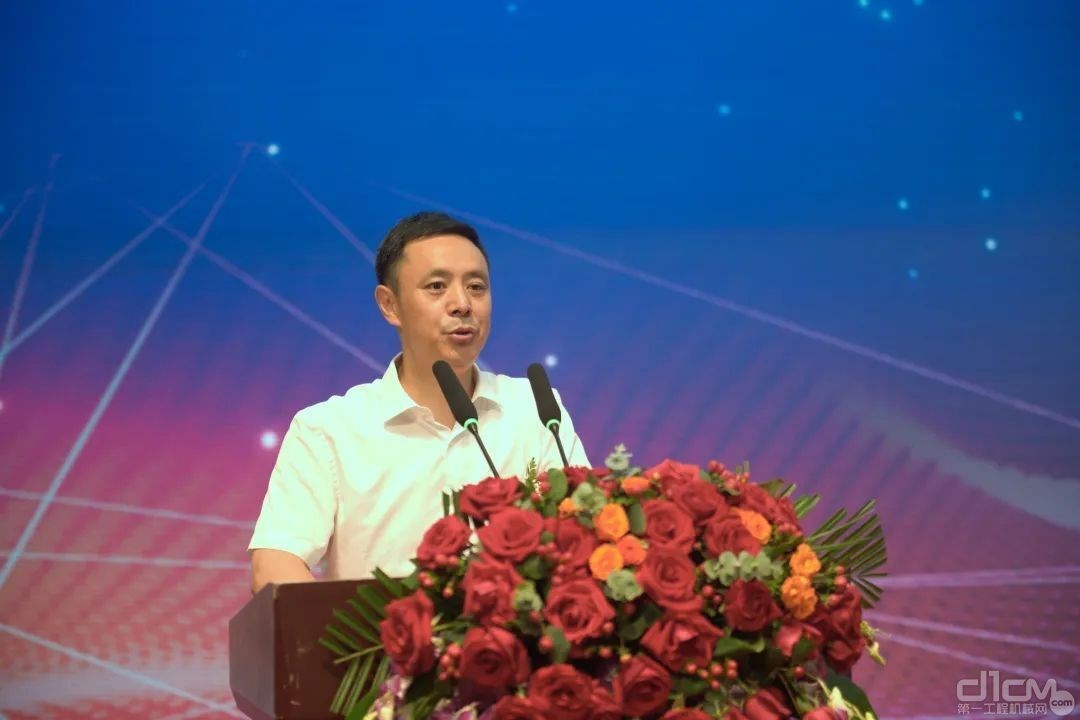 北汽集團副總經理蔣自力致辭